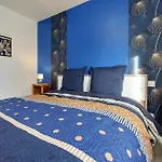 4 Bedroom Stunning In Le Vendin Casa de Férias Neuilly-le-Vendin