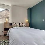 4 Bedroom Stunning In Le Vendin Casa de Férias Neuilly-le-Vendin