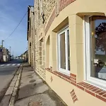 4 Bedroom Stunning In Le Vendin * Neuilly-le-Vendin