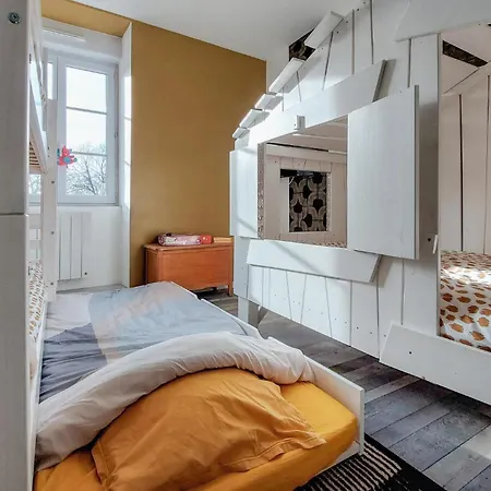 4 Bedroom Beautiful Home In Neuilly Le Vendin