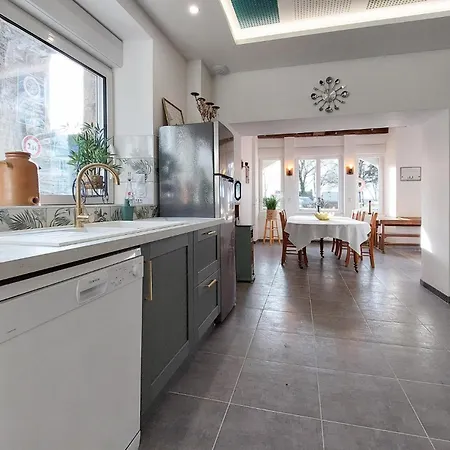 Amazing In Le Vendin Дом отдыха