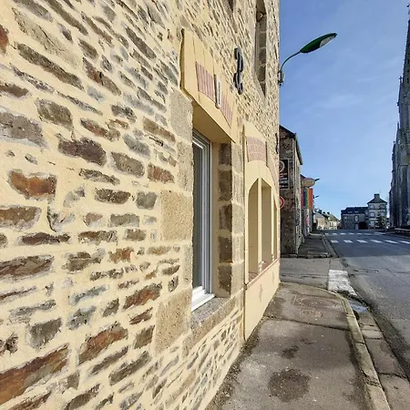 別荘 4 Bedroom Beautiful Home In Neuilly Le Vendin *