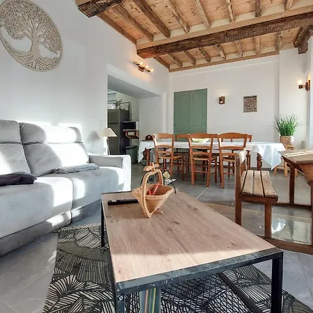 4 Bedroom Beautiful Home In Neuilly Le Vendin *