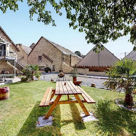 4 Bedroom Beautiful Home In Neuilly Le Vendin 別荘
